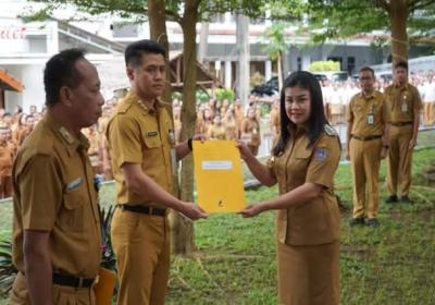 Roda Organisasi Pemkab Sitaro Disegarkan, Harold Kalangit Pimpin Dinas Arsip