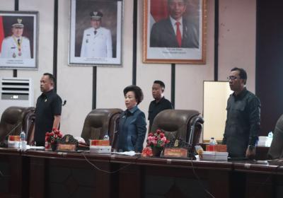 Richard Sualang Hadiri Rapat Paripurna DPRD Manado Tentang Ranperda APBD 2023
