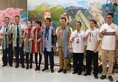 Inaugural Penerbangan Perdana Dibuka Gubernur Yulius Selvanus, Jarak Manado-Toraja Jadi Dua Jam